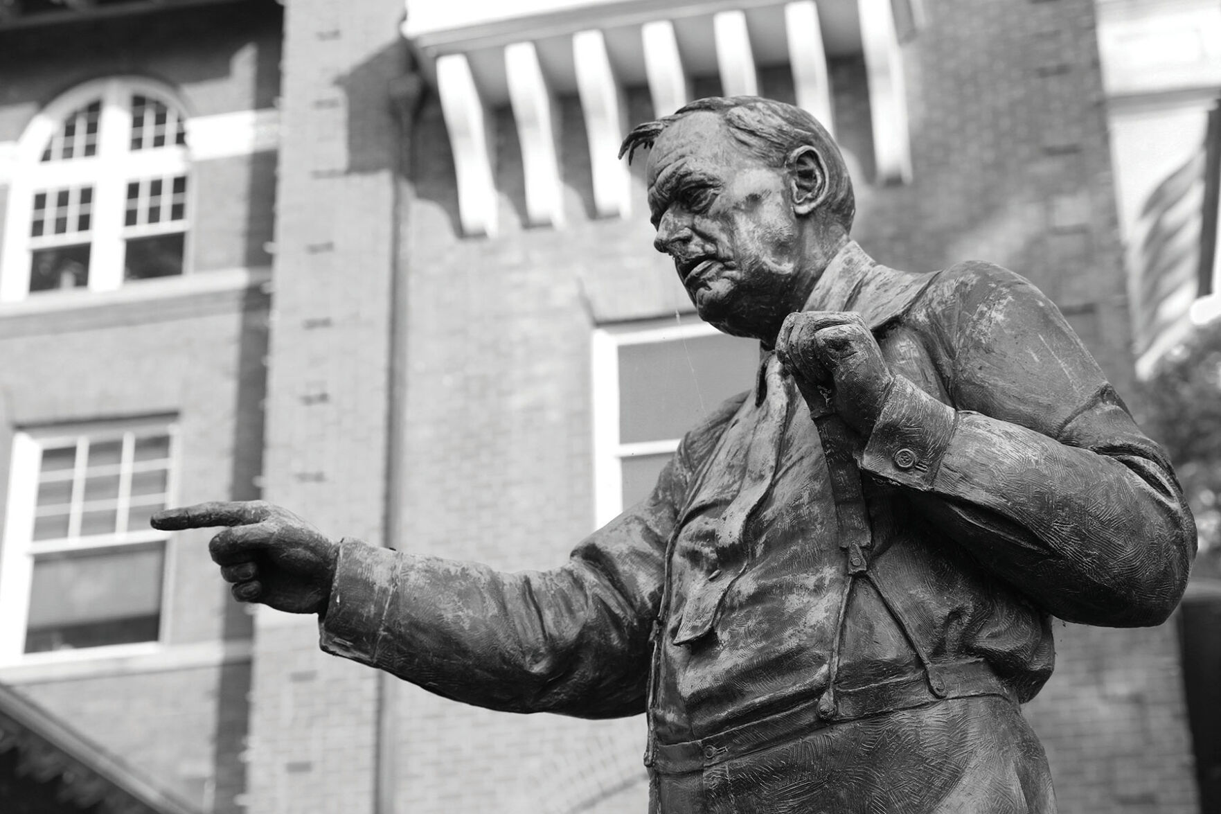2_Darrow-statue_043025_Alligood.jpg